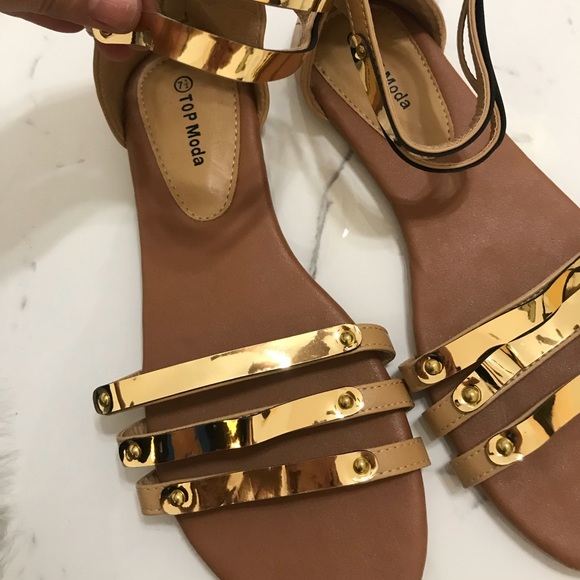 Gold and creme alligator flats - Picture 2 of 7